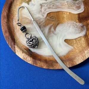 🖤Brighton heart dangle vintage bookmark
